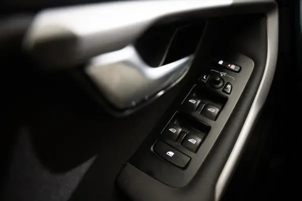 Volvo V40 2.0 D2 Momentum Geartronic 19