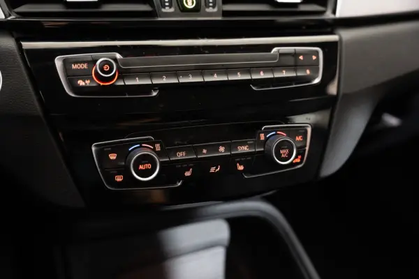 BMW X1 18 d sDrive Advantage 20