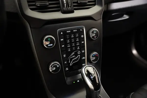 Volvo V40 2.0 D2 Momentum Geartronic 18