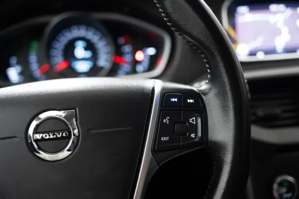 Volvo V40 2.0 D2 Momentum Geartronic 14