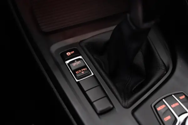 BMW X1 18 d sDrive Advantage 24