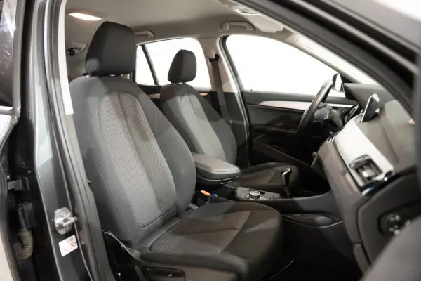BMW X1 18 d sDrive Advantage 26