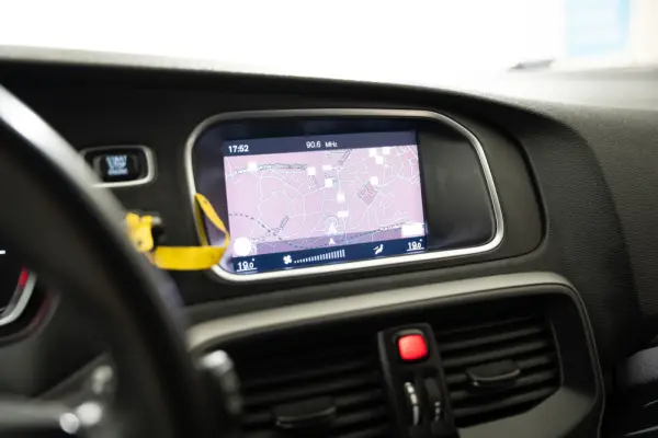 Volvo V40 2.0 D2 Momentum Geartronic 16