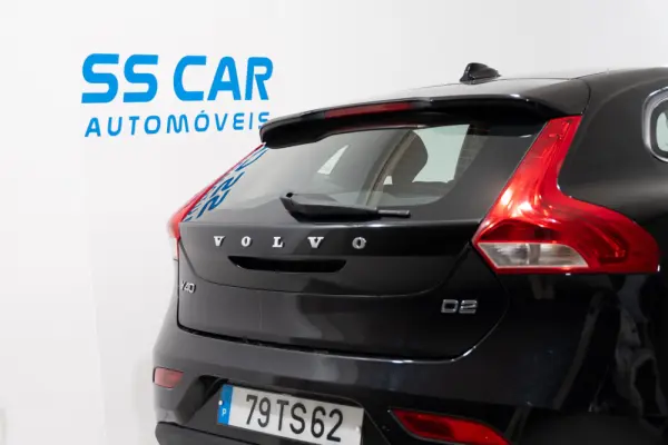 Volvo V40 2.0 D2 Momentum Geartronic 7