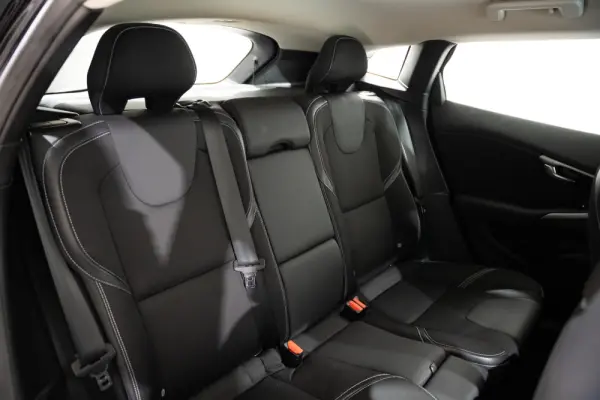 Volvo V40 2.0 D2 Momentum Geartronic 21