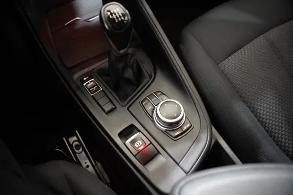 BMW X1 18 d sDrive Advantage 21