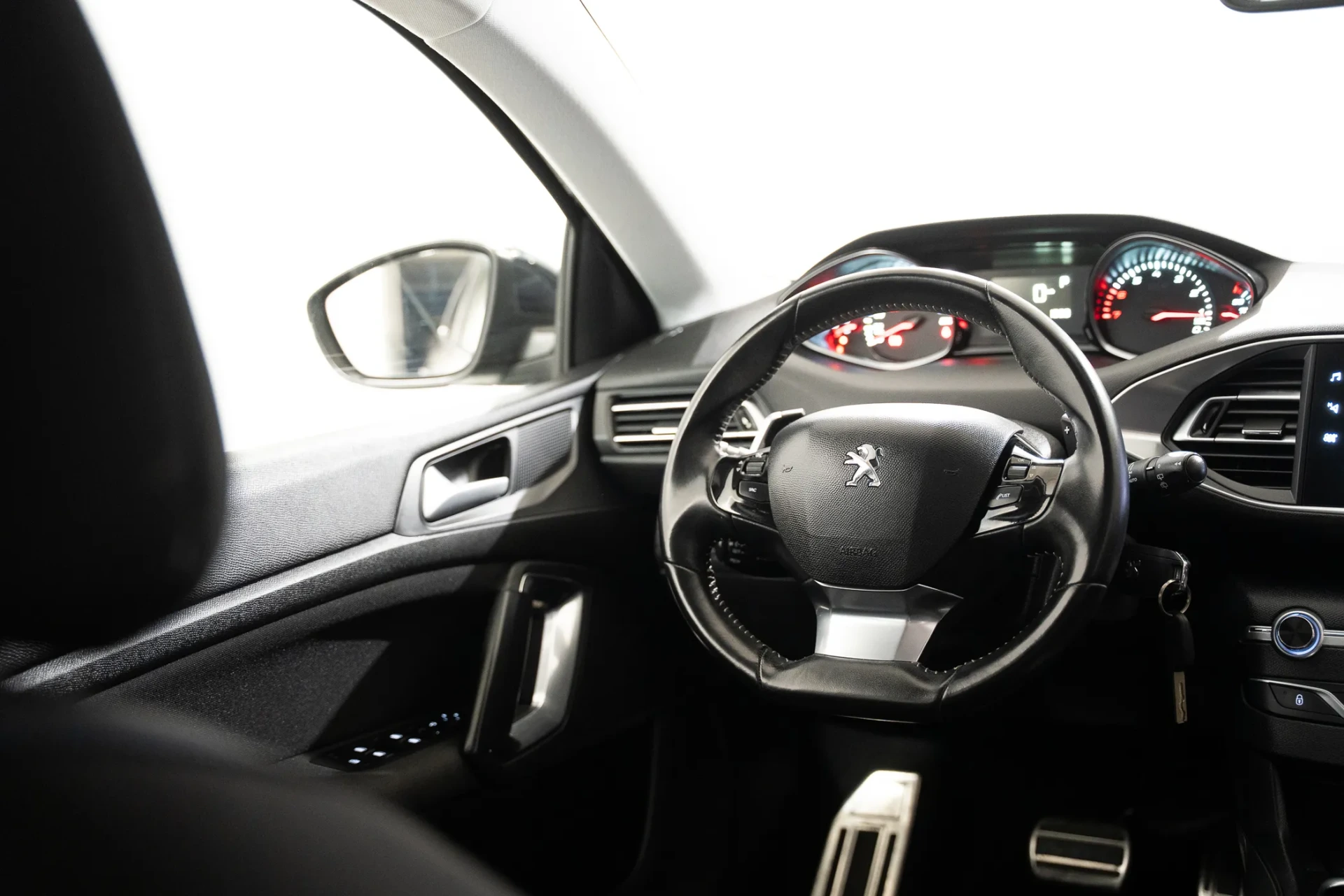 Peugeot 308 1.2 PureTech Allure EAT8 7