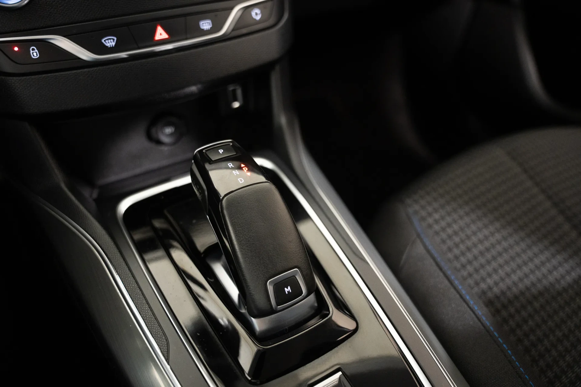 Peugeot 308 1.2 PureTech Allure EAT8 11