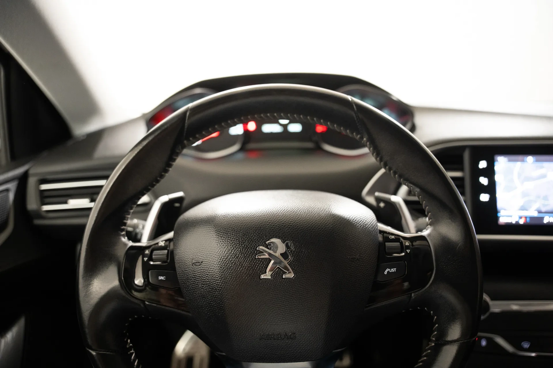Peugeot 308 1.2 PureTech Allure EAT8 15