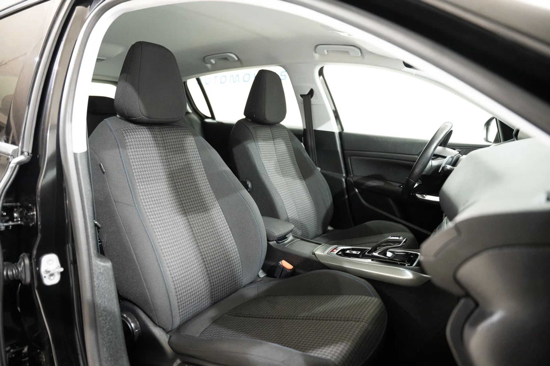 Peugeot 308 1.2 PureTech Allure EAT8 19