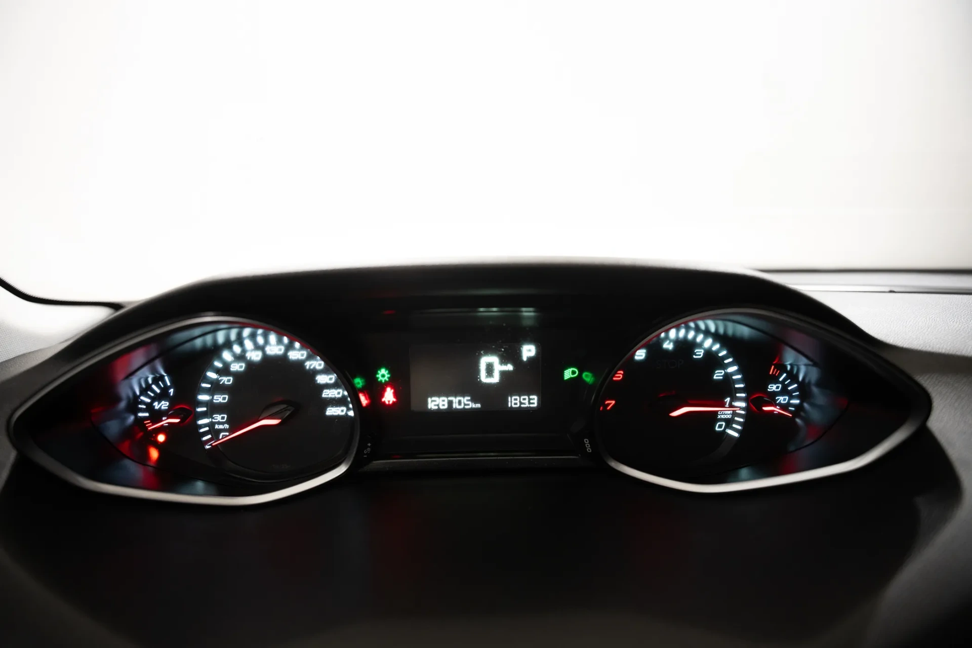 Peugeot 308 1.2 PureTech Allure EAT8 21