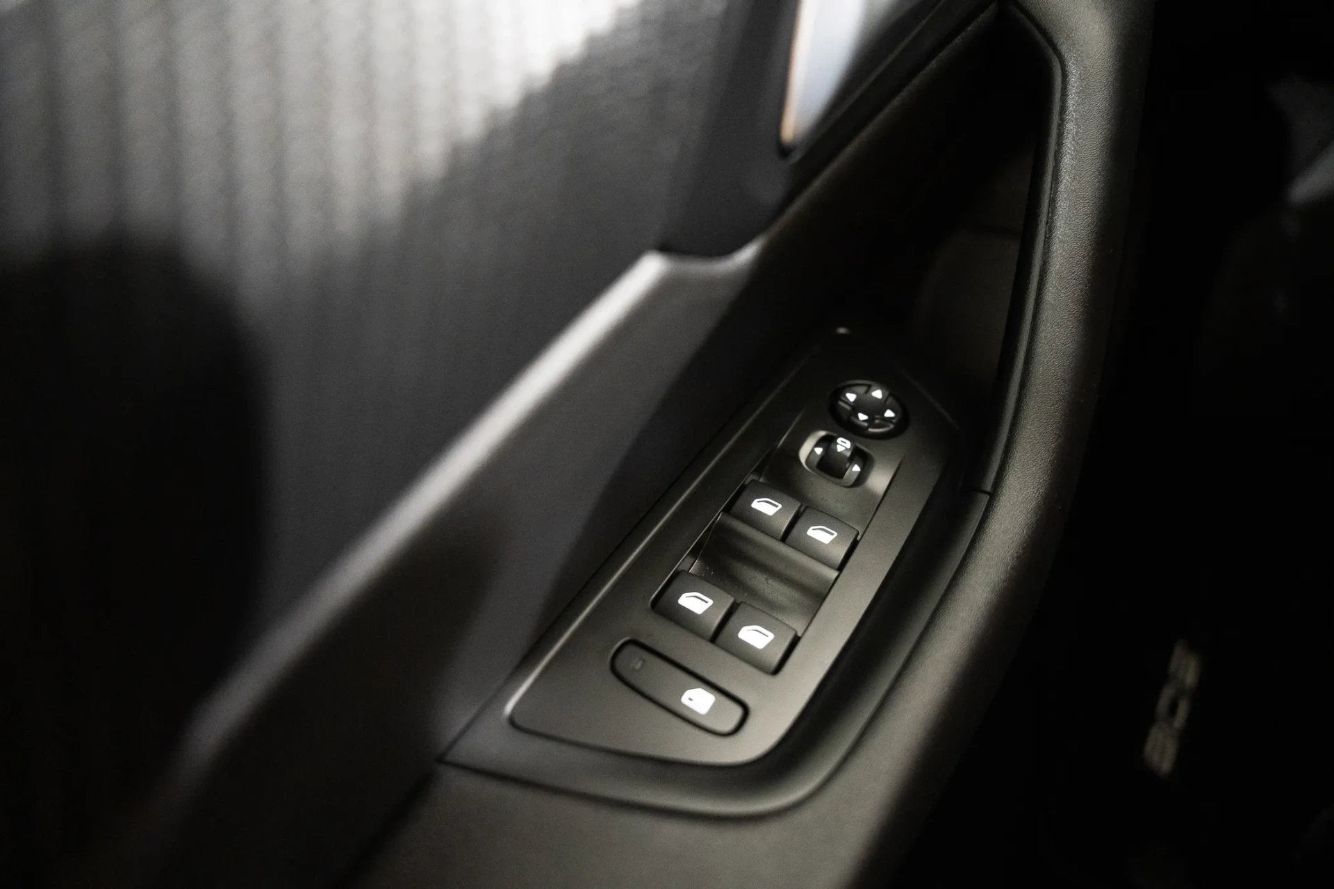 Peugeot 508 SW 1.6 Hybrid Allure e-EAT8 21