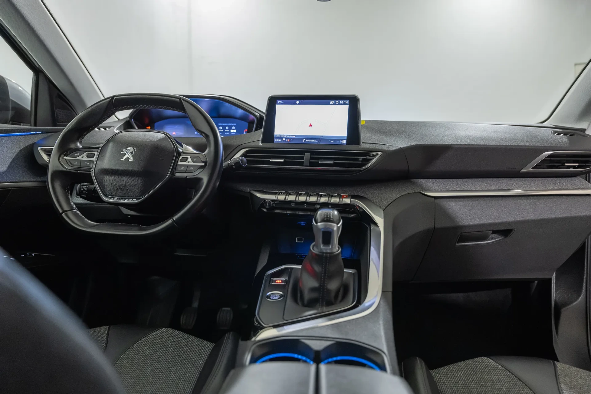 Peugeot 3008 1.2 PureTech Allure 8