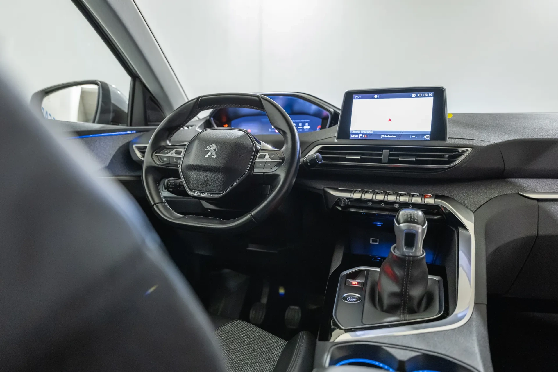 Peugeot 3008 1.2 PureTech Allure 9