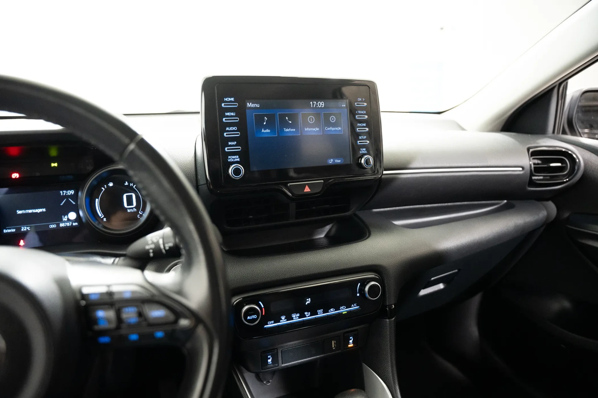 Toyota Yaris 1.5 HDF Comfort 11