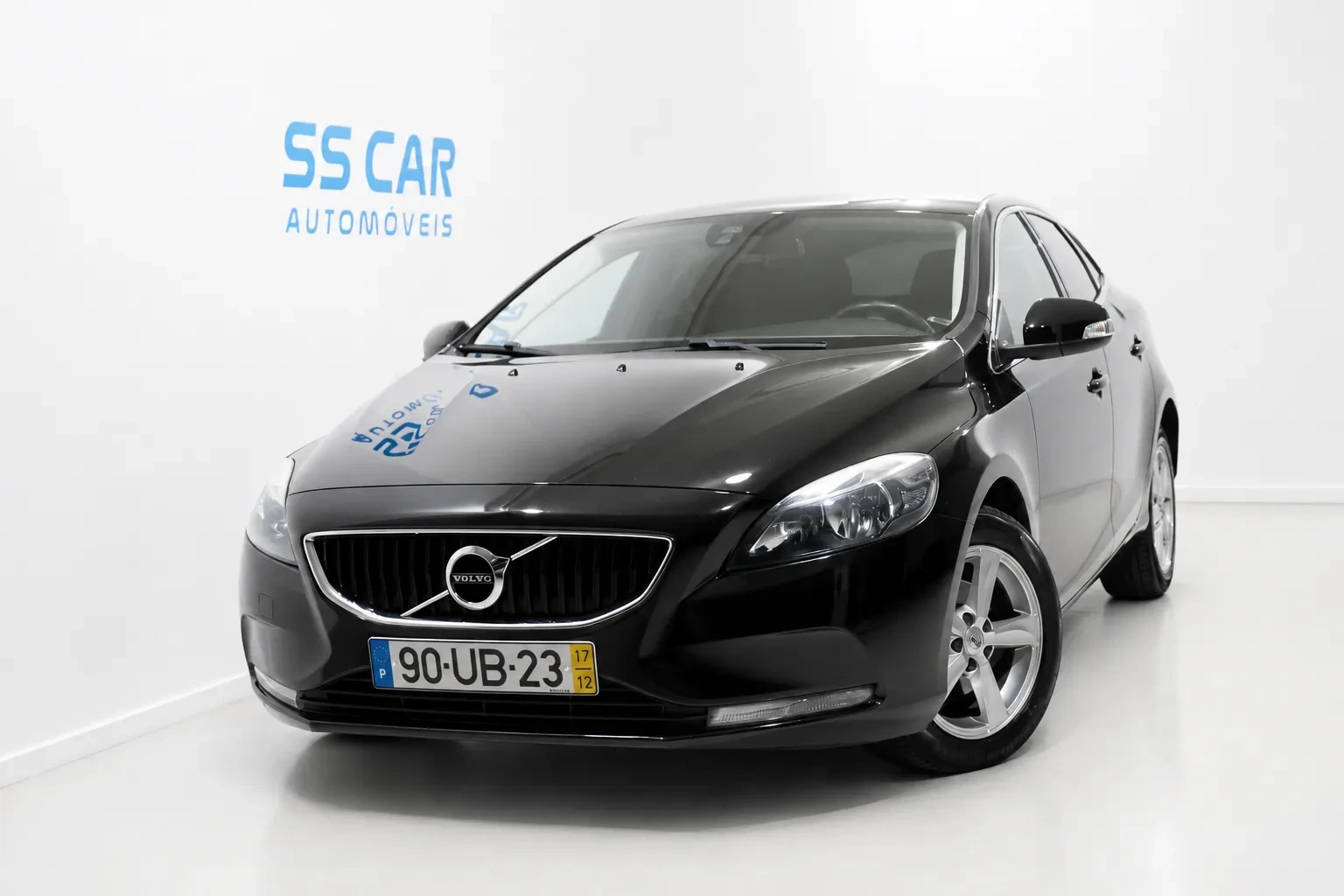 Volvo V40 2.0 D2 Momentum 1