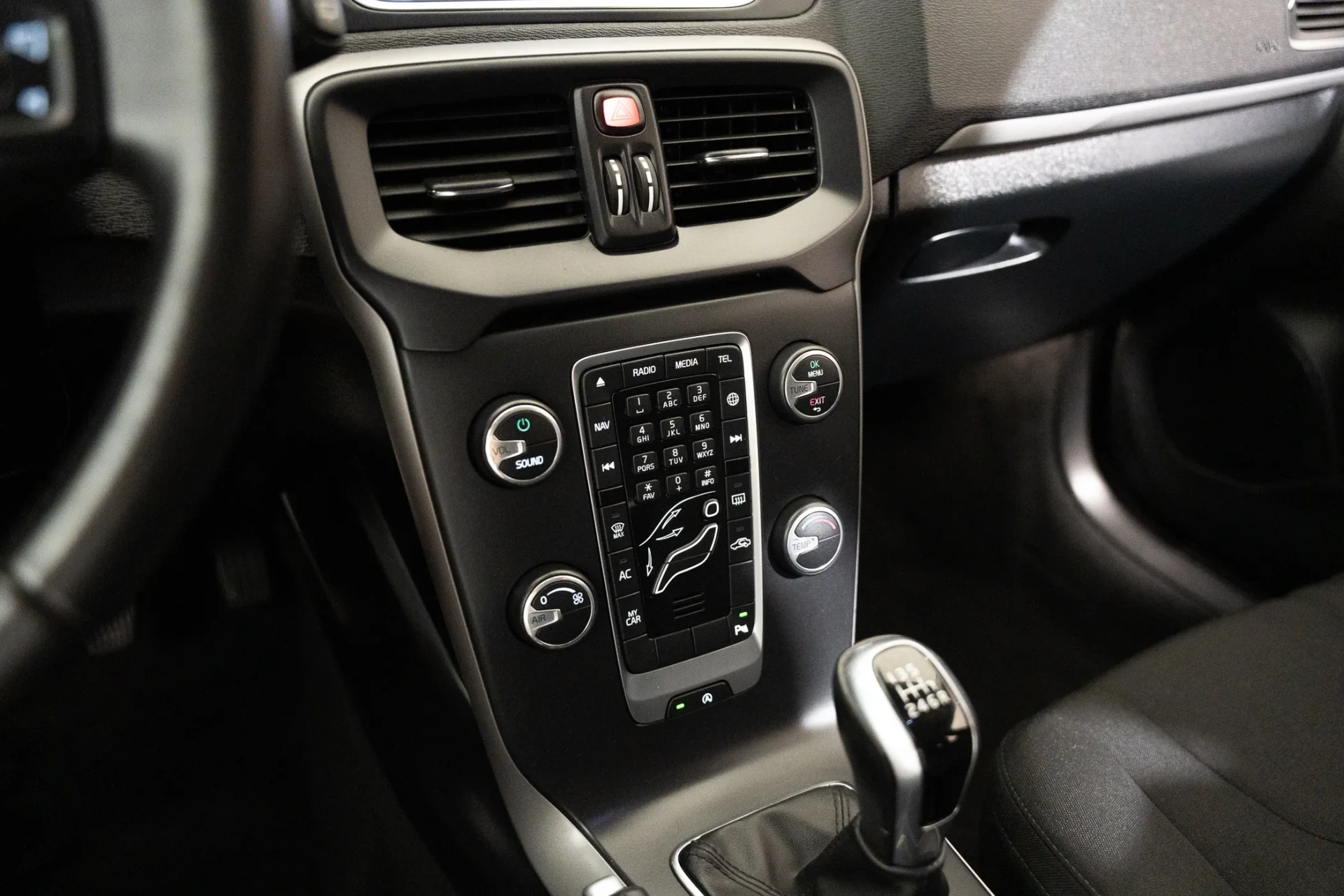 Volvo V40 2.0 D2 Momentum 10