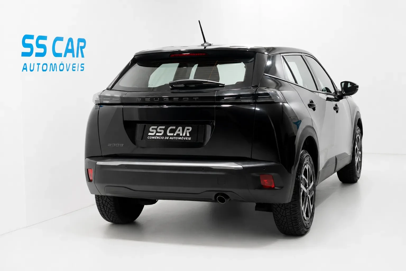 Peugeot 2008 1.2 PureTech Style 6