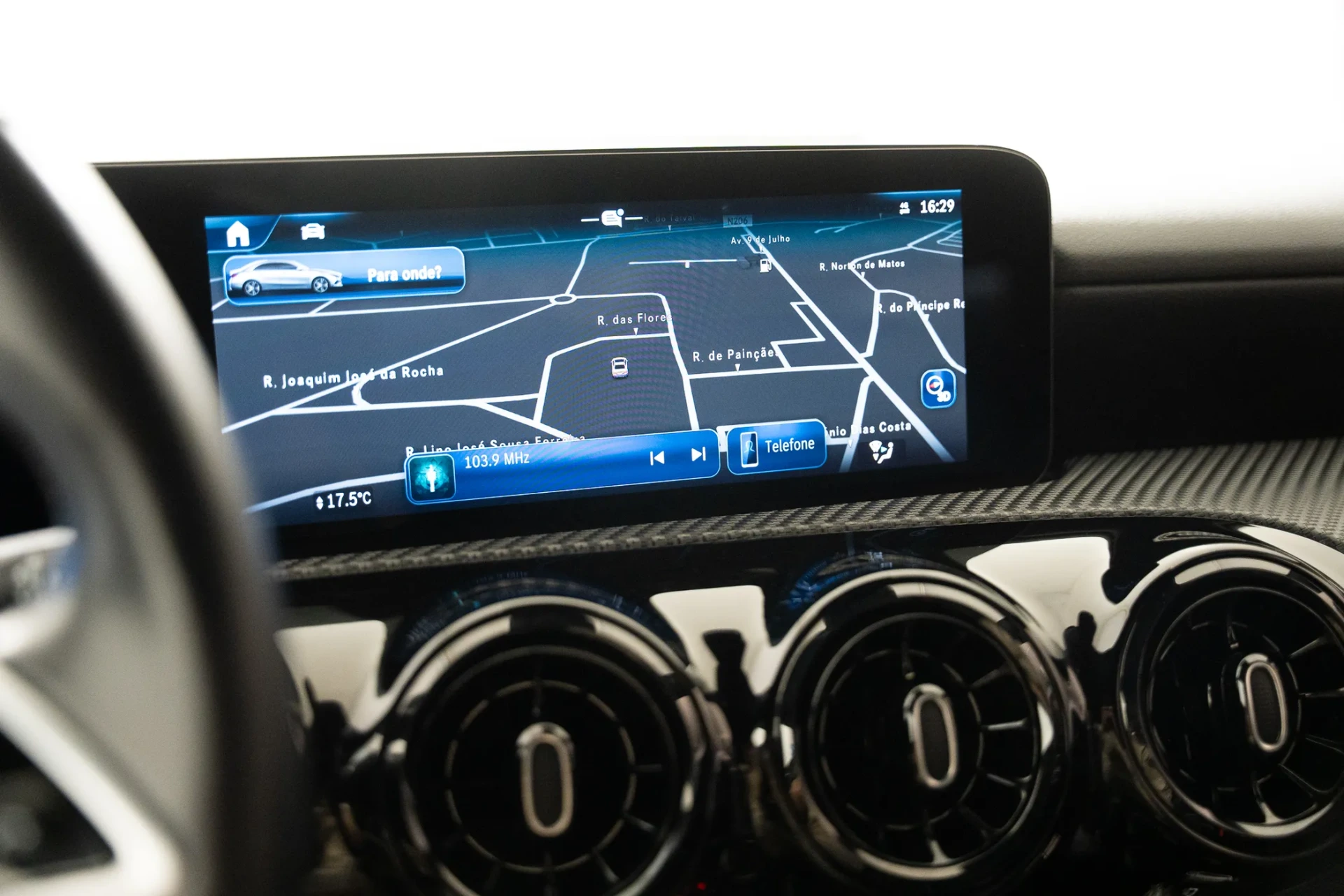 Mercedes-Benz A 250 Limousine e Progressive 10