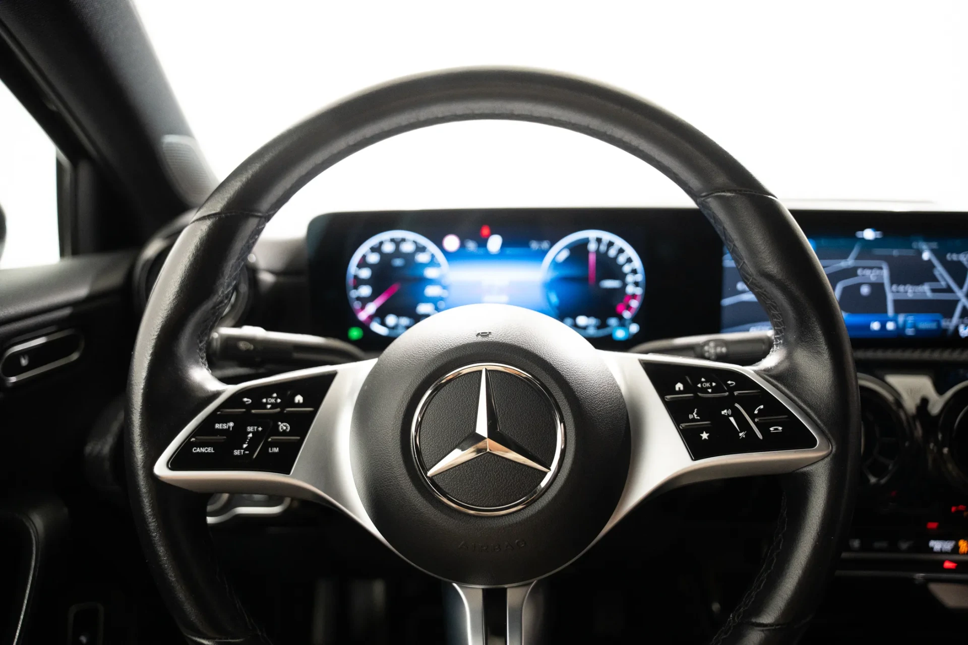 Mercedes-Benz A 250 Limousine e Progressive 23