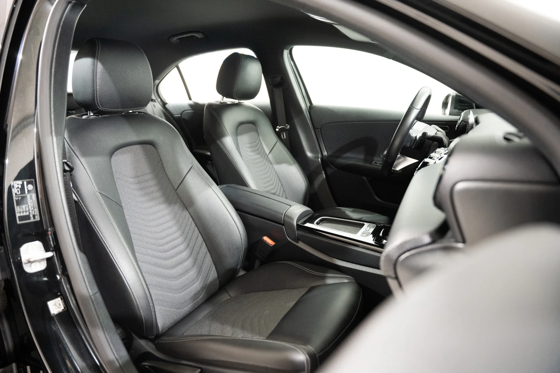 Mercedes-Benz A 250 Limousine e Progressive 26
