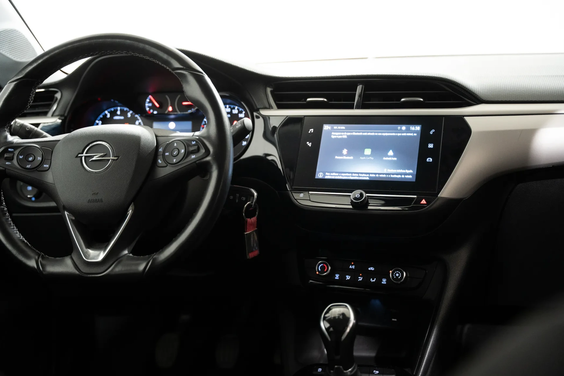 Opel Corsa 1.2 Elegance 10