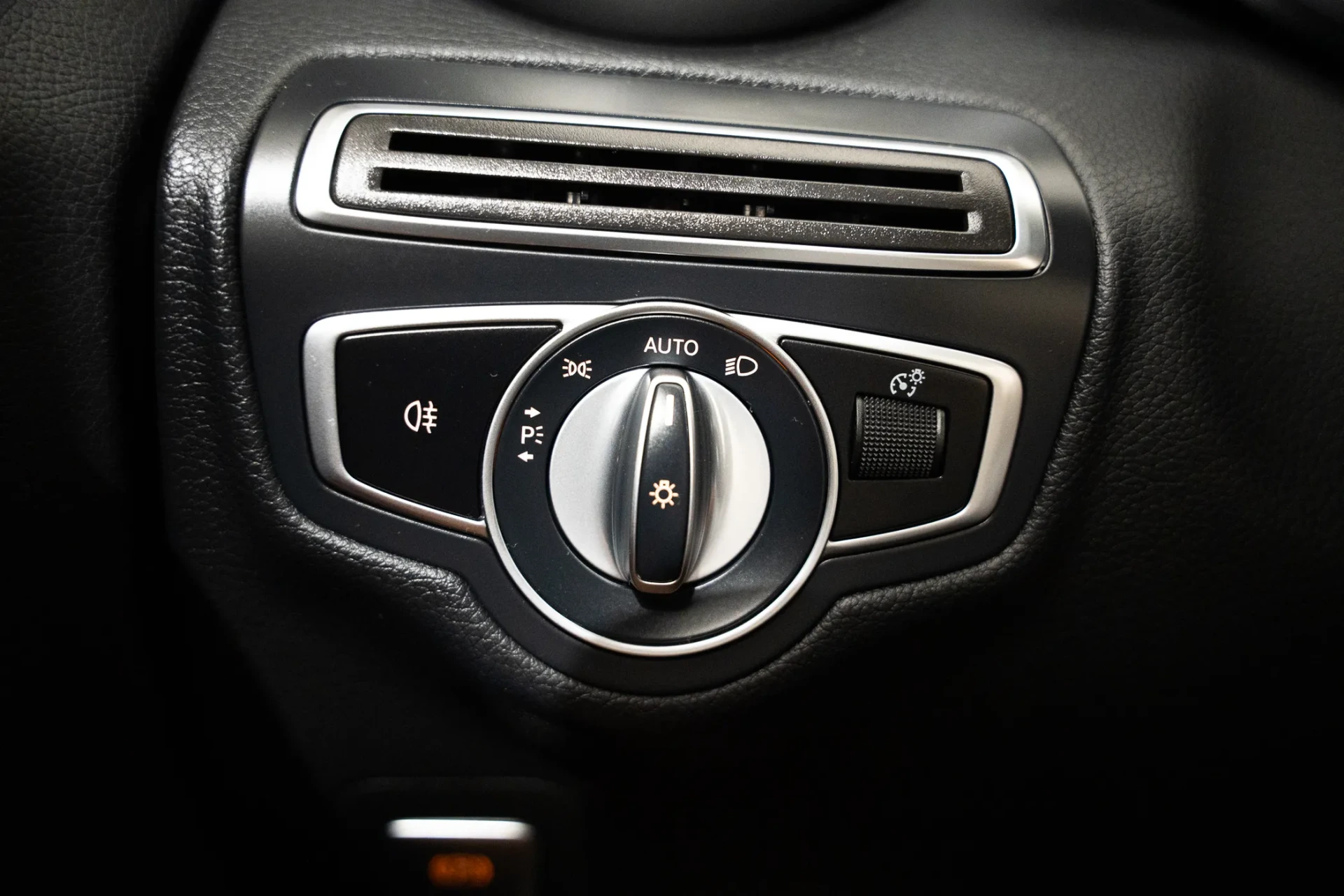 Mercedes-Benz C 300 de AMG Line 14