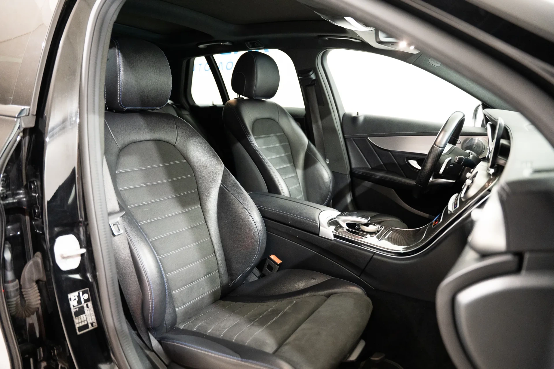 Mercedes-Benz C 300 de AMG Line 26