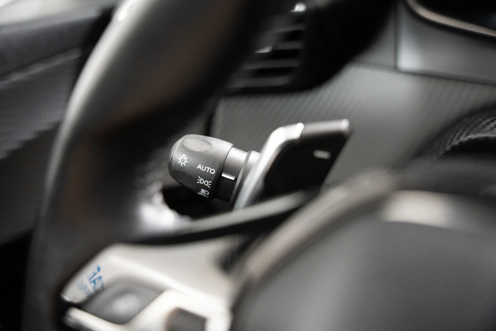 Peugeot 208 1.2 PureTech Allure EAT8 13