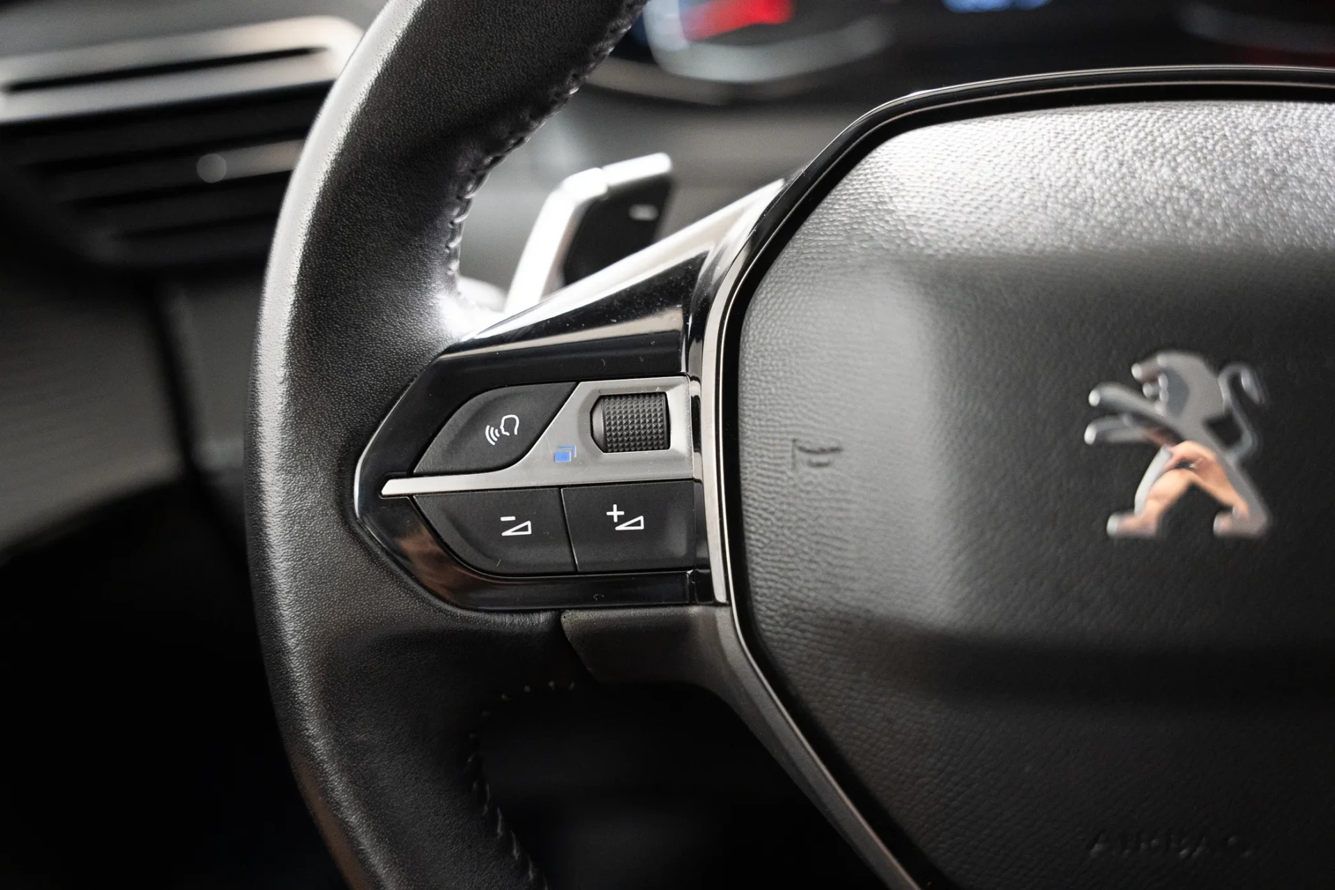 Peugeot 208 1.2 PureTech Allure EAT8 15