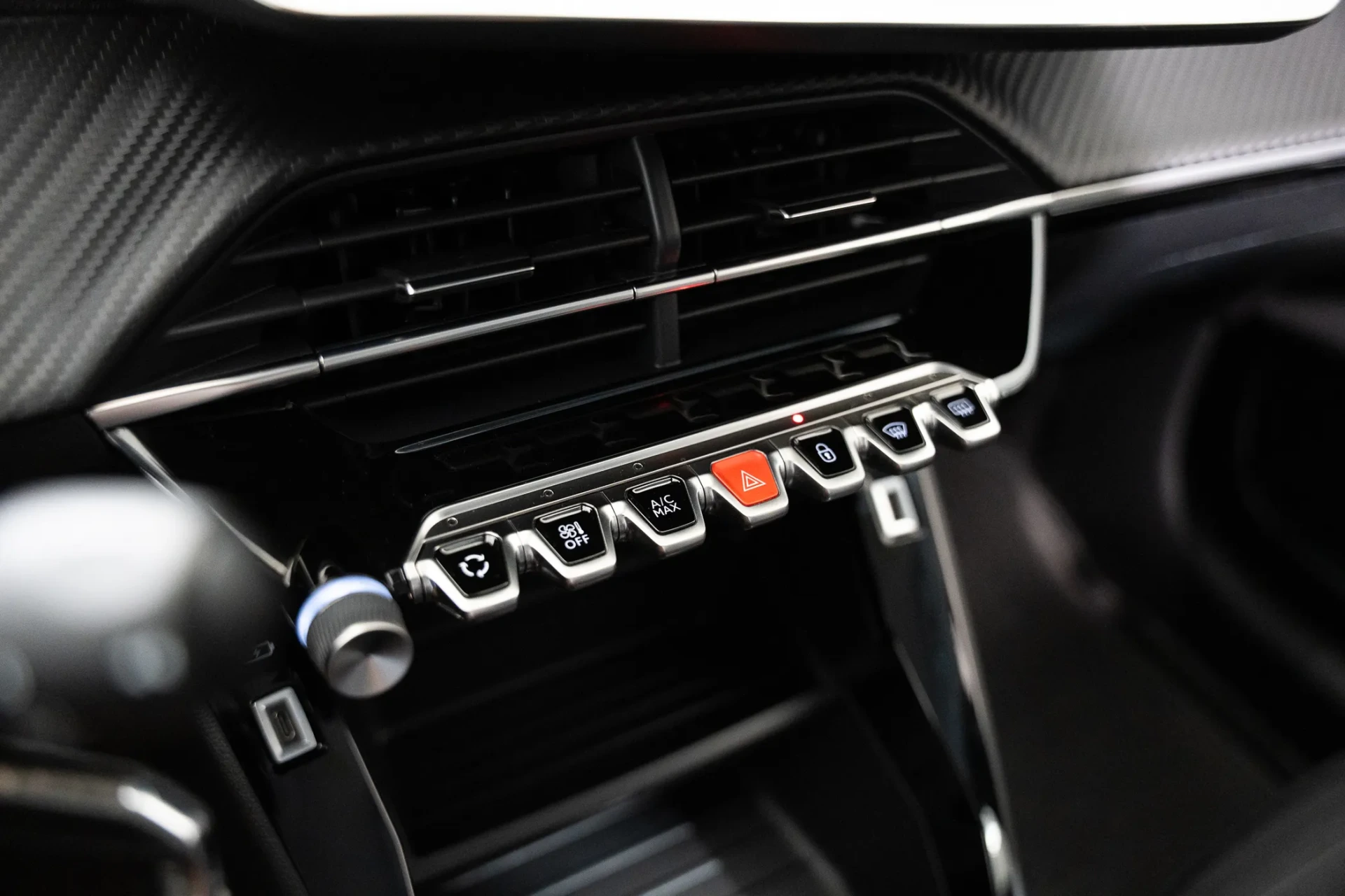 Peugeot 208 1.2 PureTech Allure EAT8 23