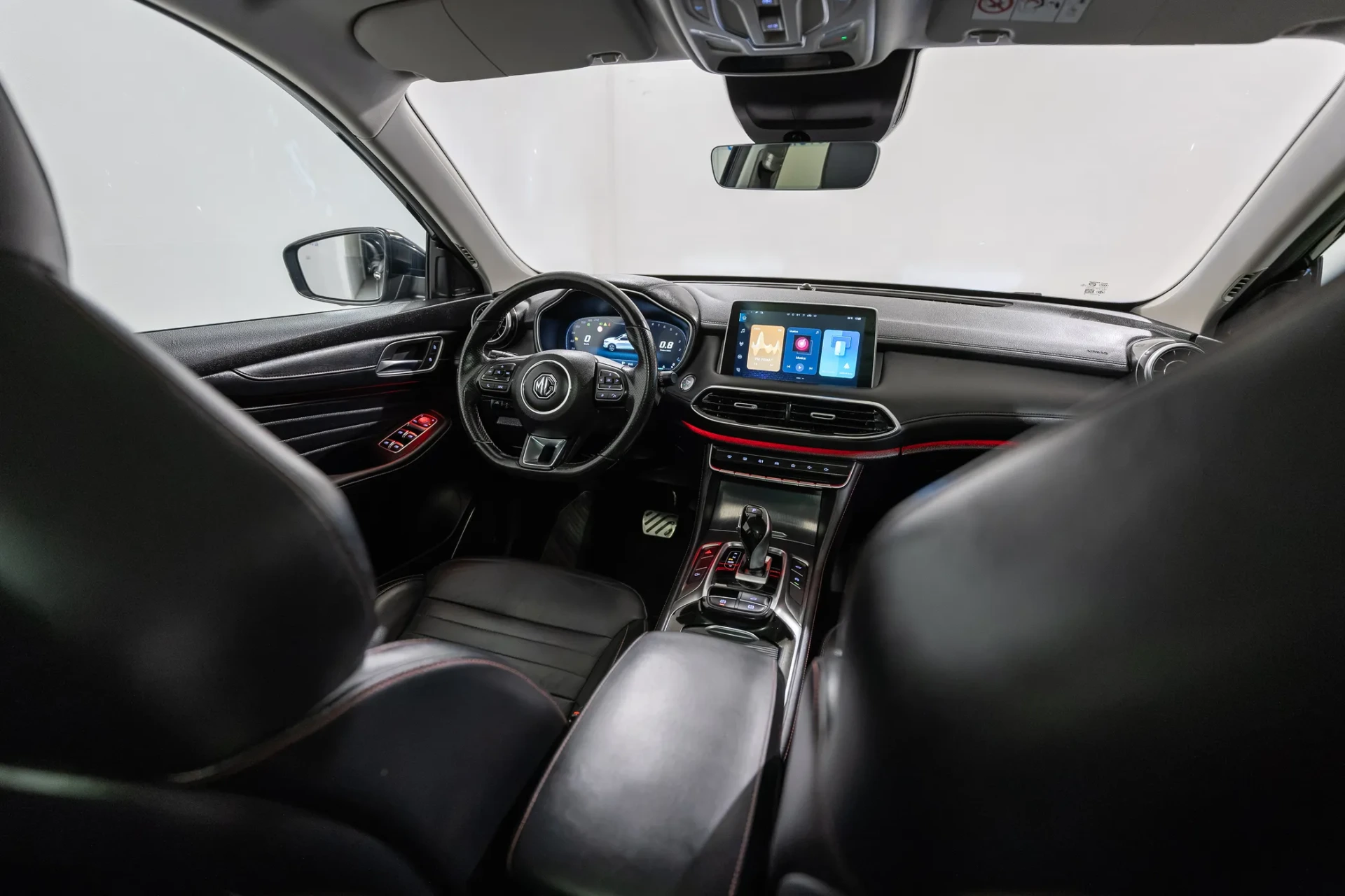 MG HS 1.5 T Luxury AT 10