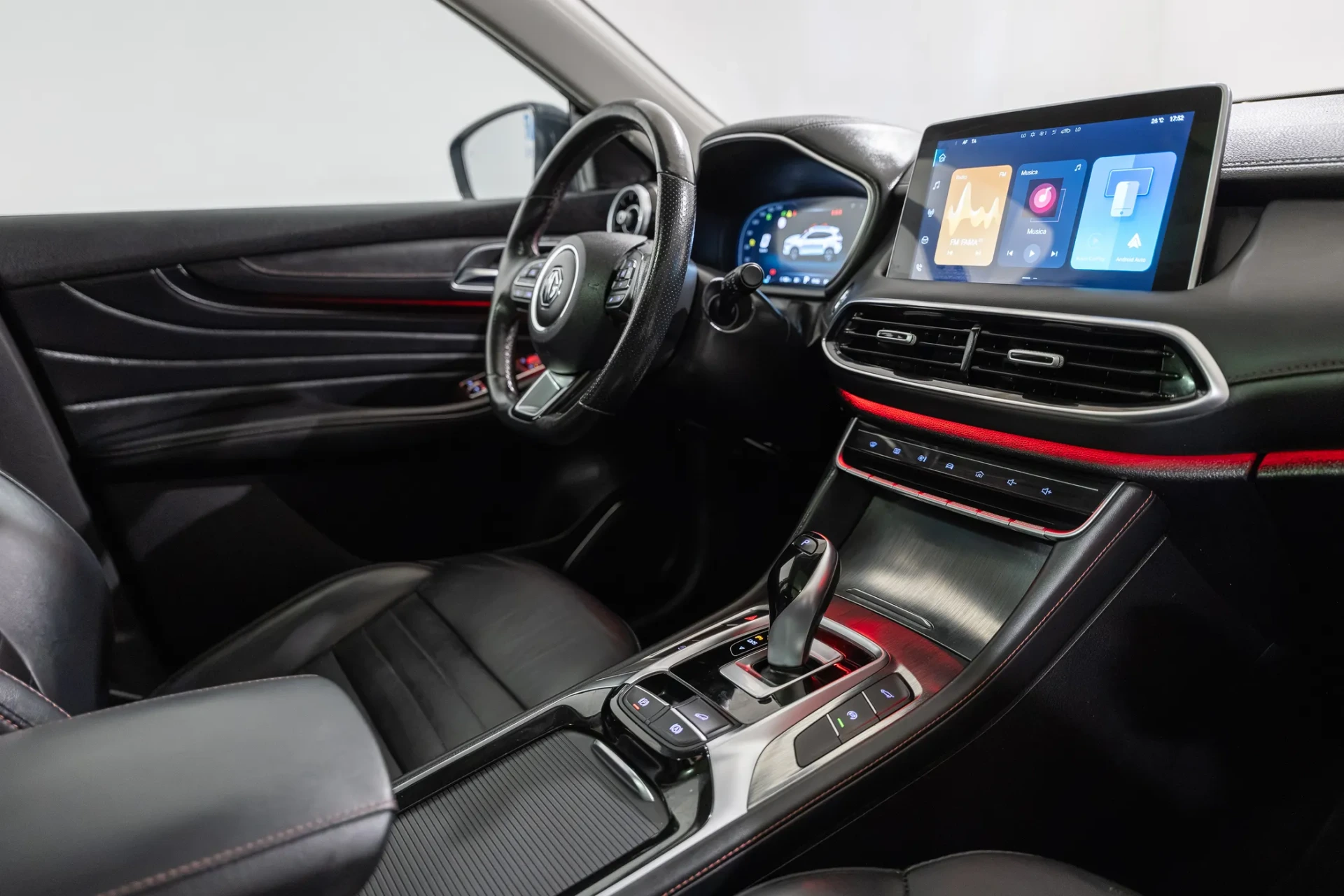 MG HS 1.5 T Luxury AT 11