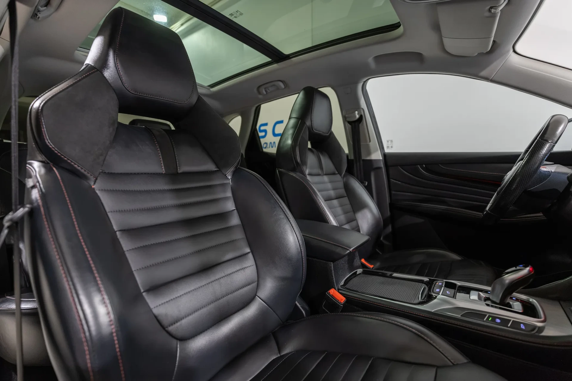 MG HS 1.5 T Luxury AT 25