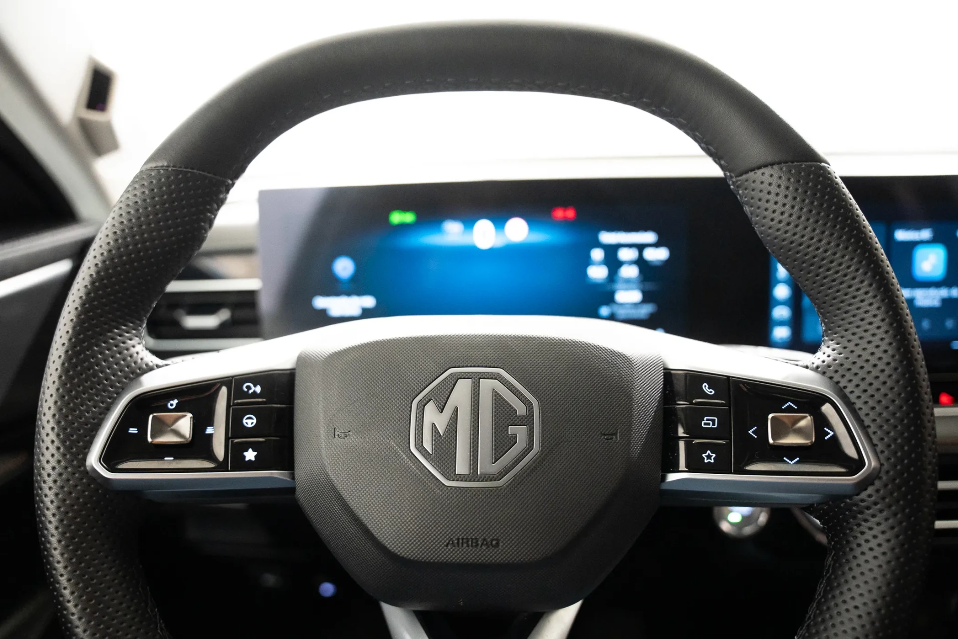 MG HS 1.5 Plug-in Hybrid Luxury 14