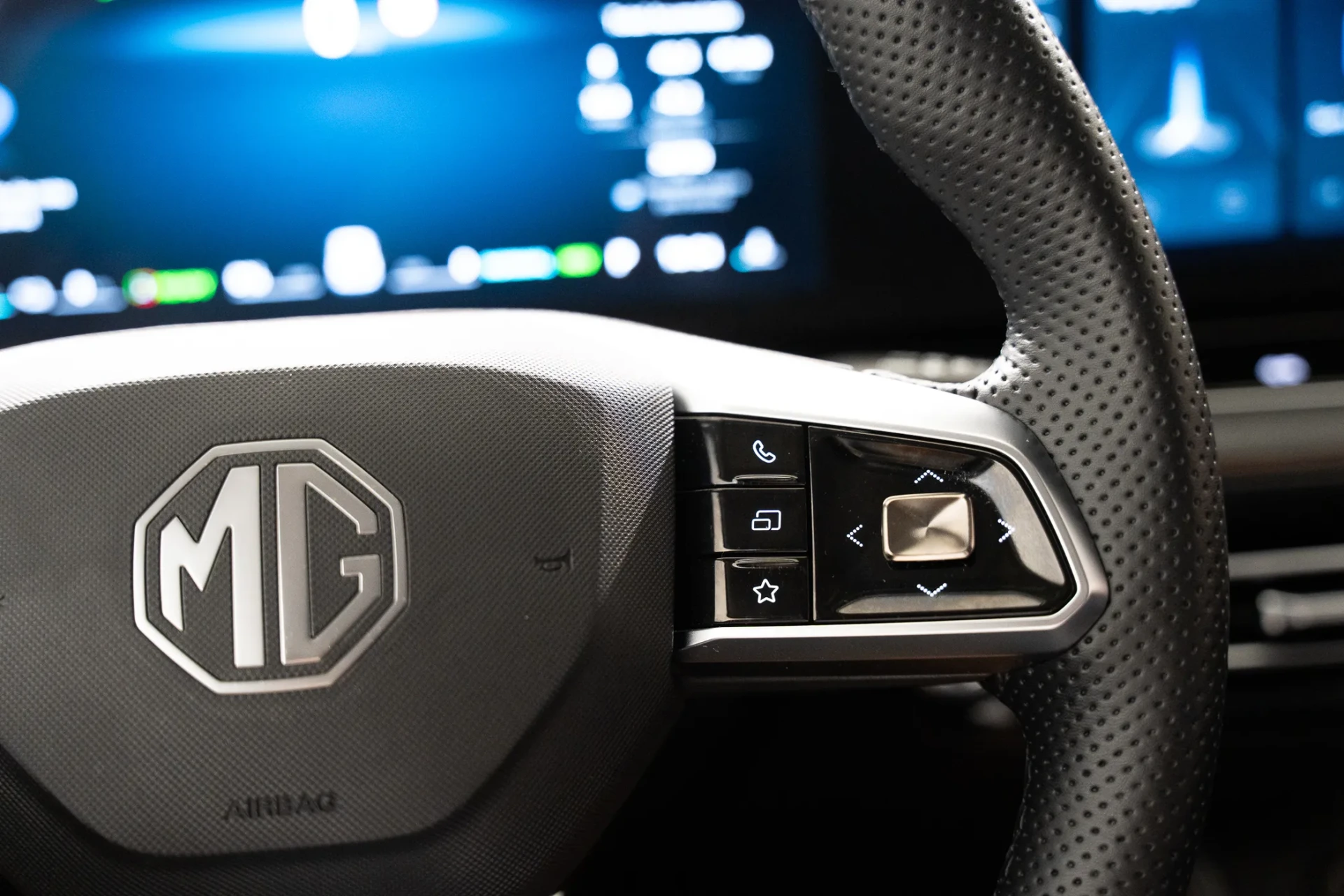 MG HS 1.5 Plug-in Hybrid Luxury 15
