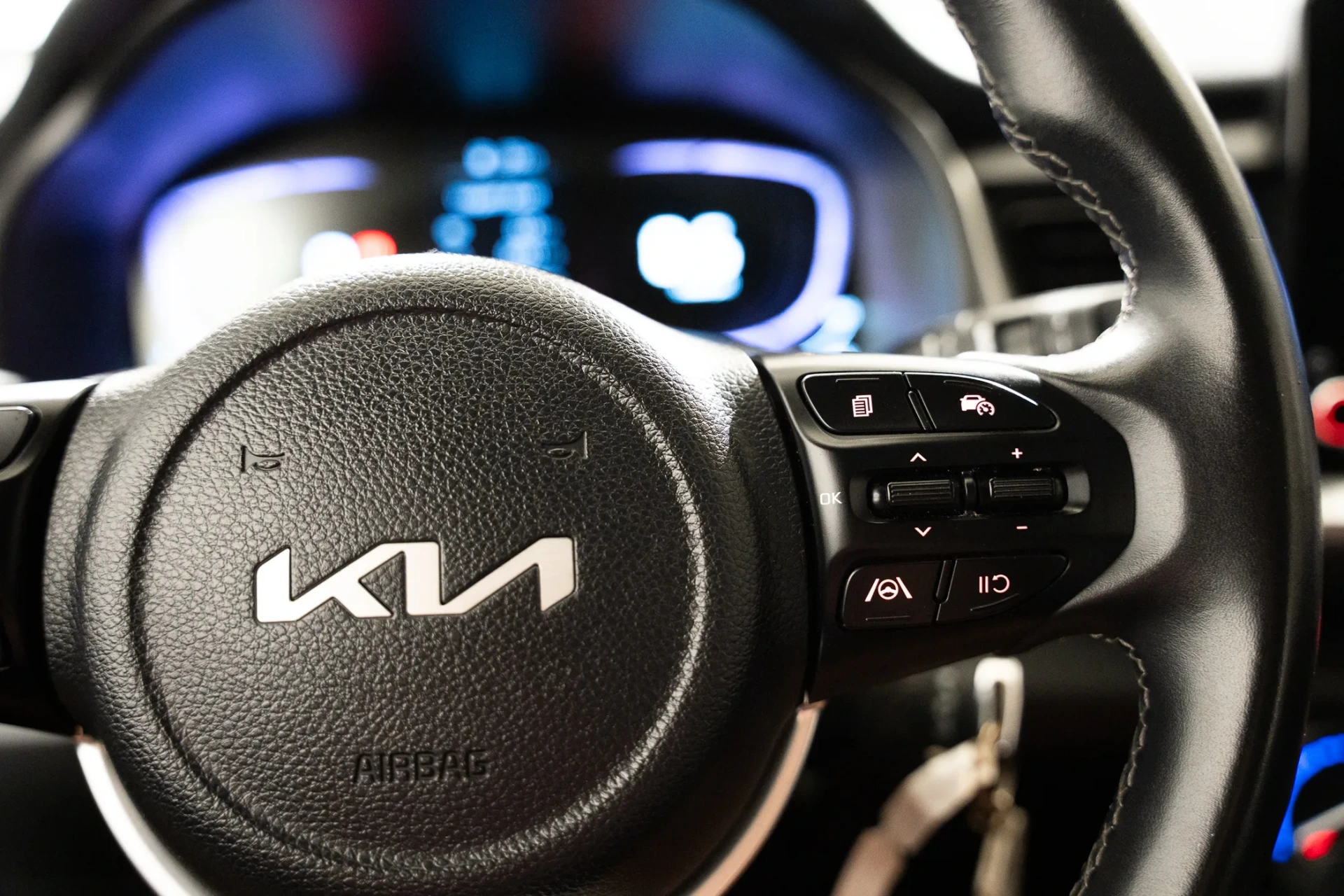 Kia Stonic 1.2 MPi Dynamic 13