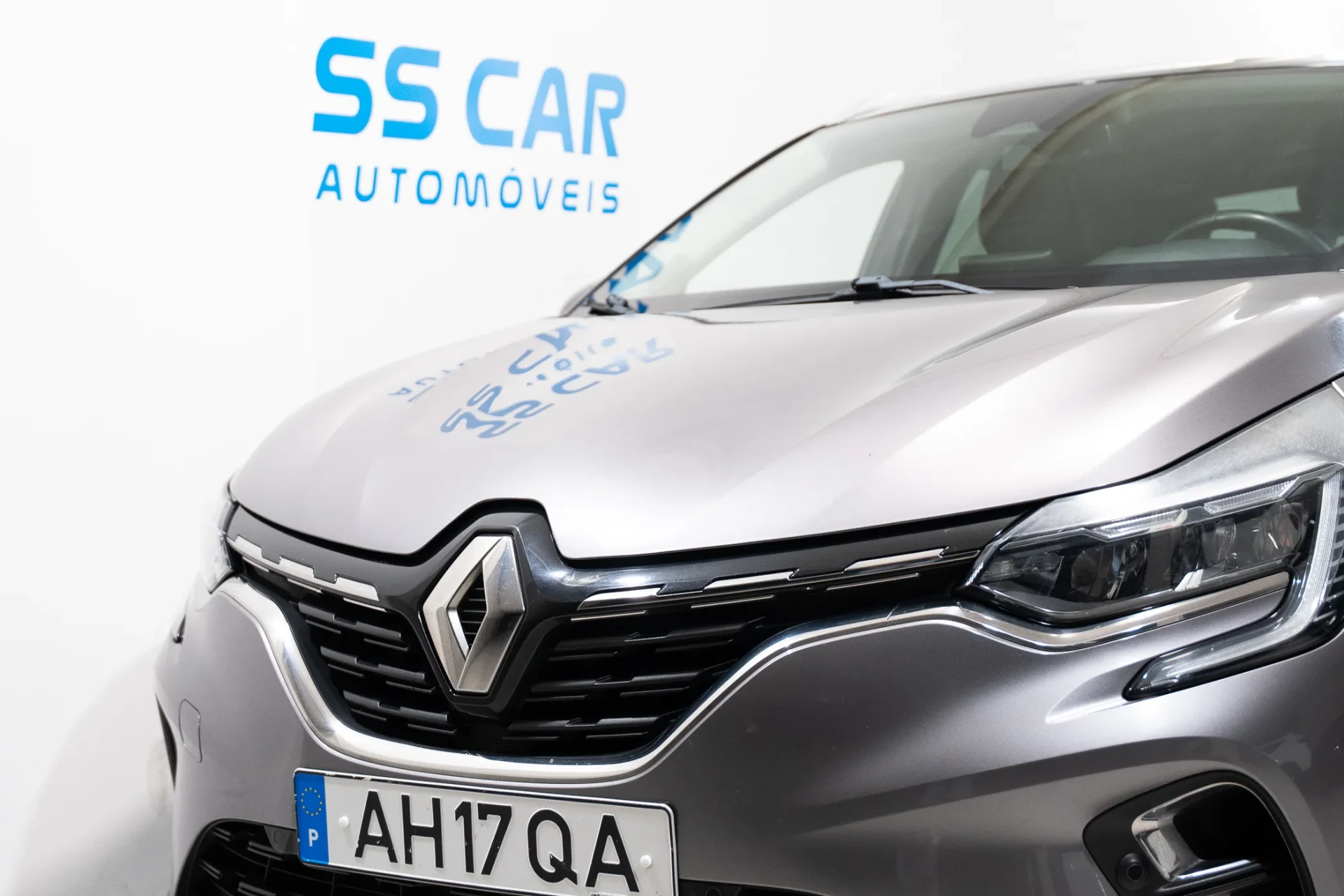 Renault Captur 1.0 TCe Exclusive 3
