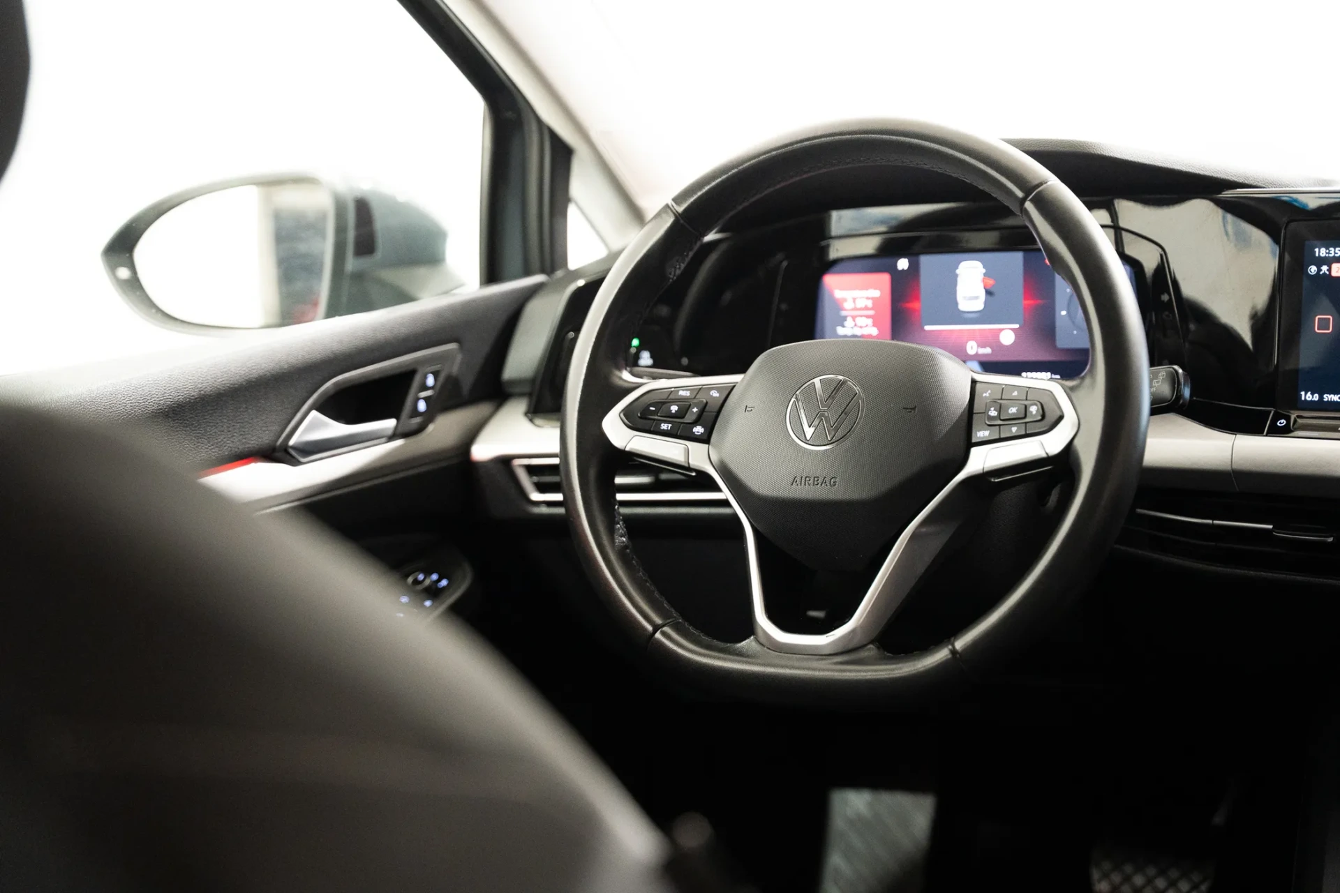 Volkswagen Golf Variant 1.0 eTSI Life DSG 10