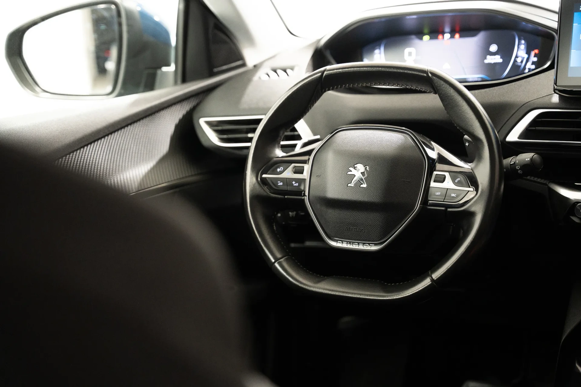 Peugeot 5008 1.2 PureTech Allure EAT8 10