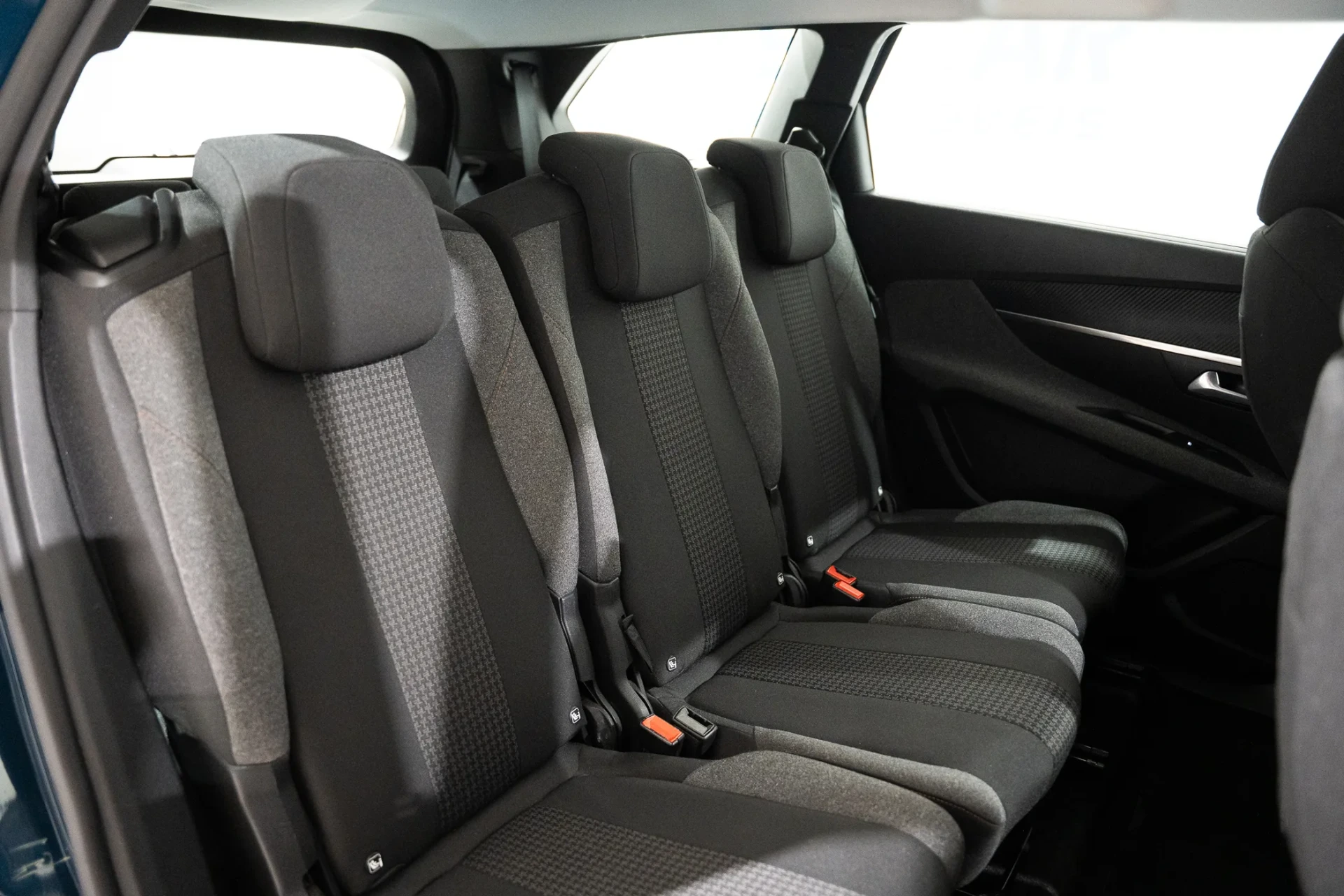Peugeot 5008 1.2 PureTech Allure EAT8 29