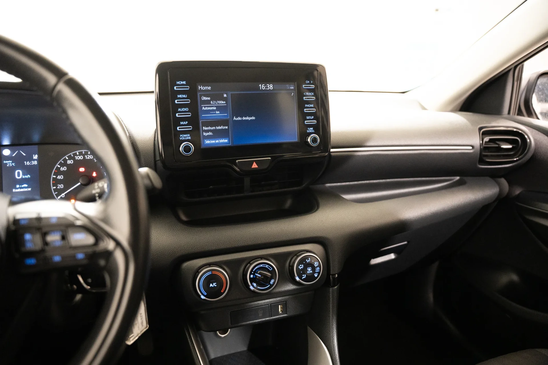 Toyota Yaris 1.5 VVT-i Comfort 16