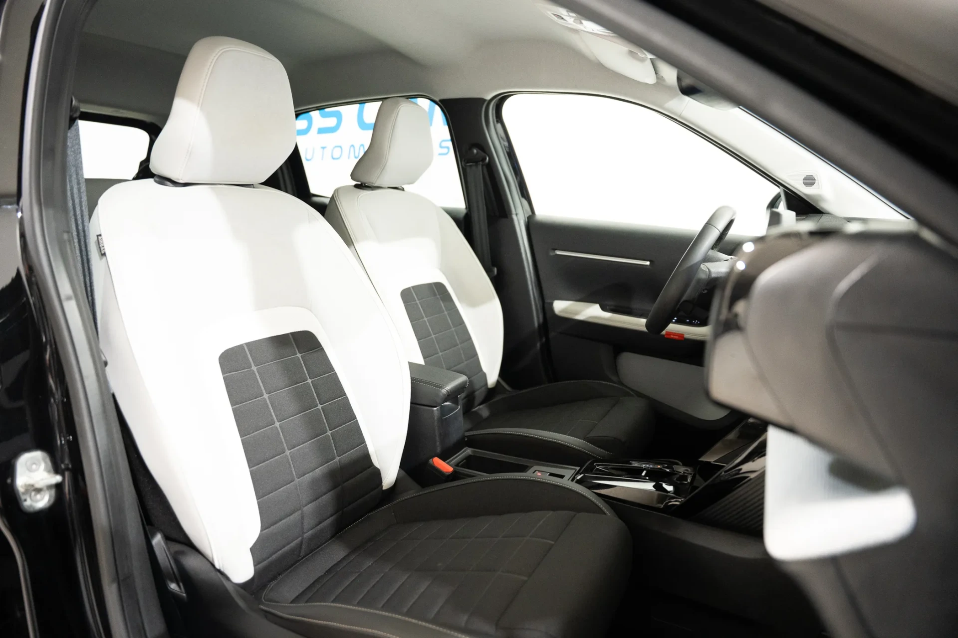 Citroen e-C3 44 kWh Autonomia Conforto Max 26