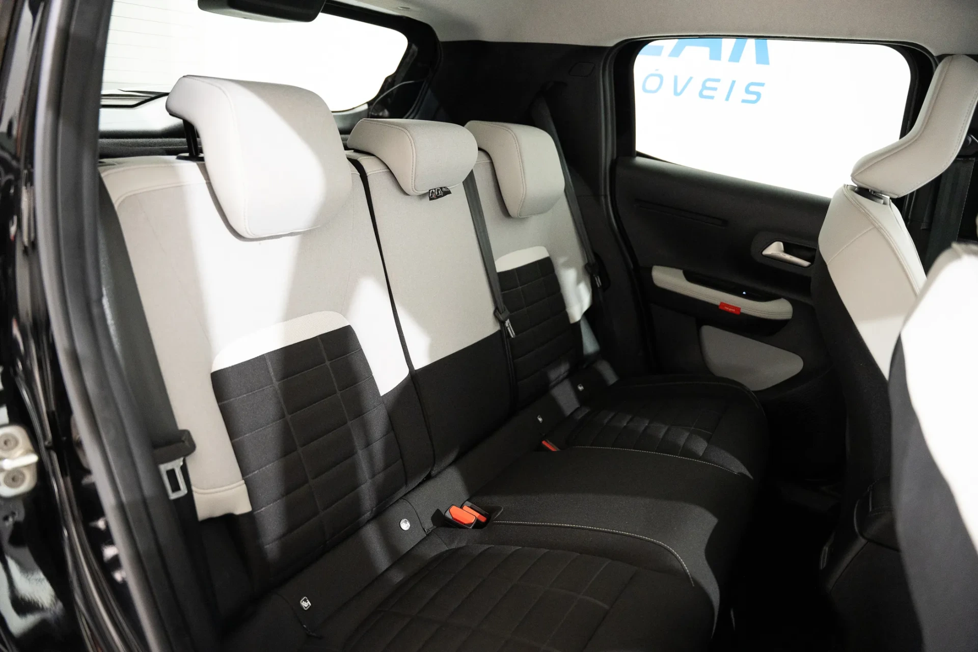 Citroen e-C3 44 kWh Autonomia Conforto Max 27