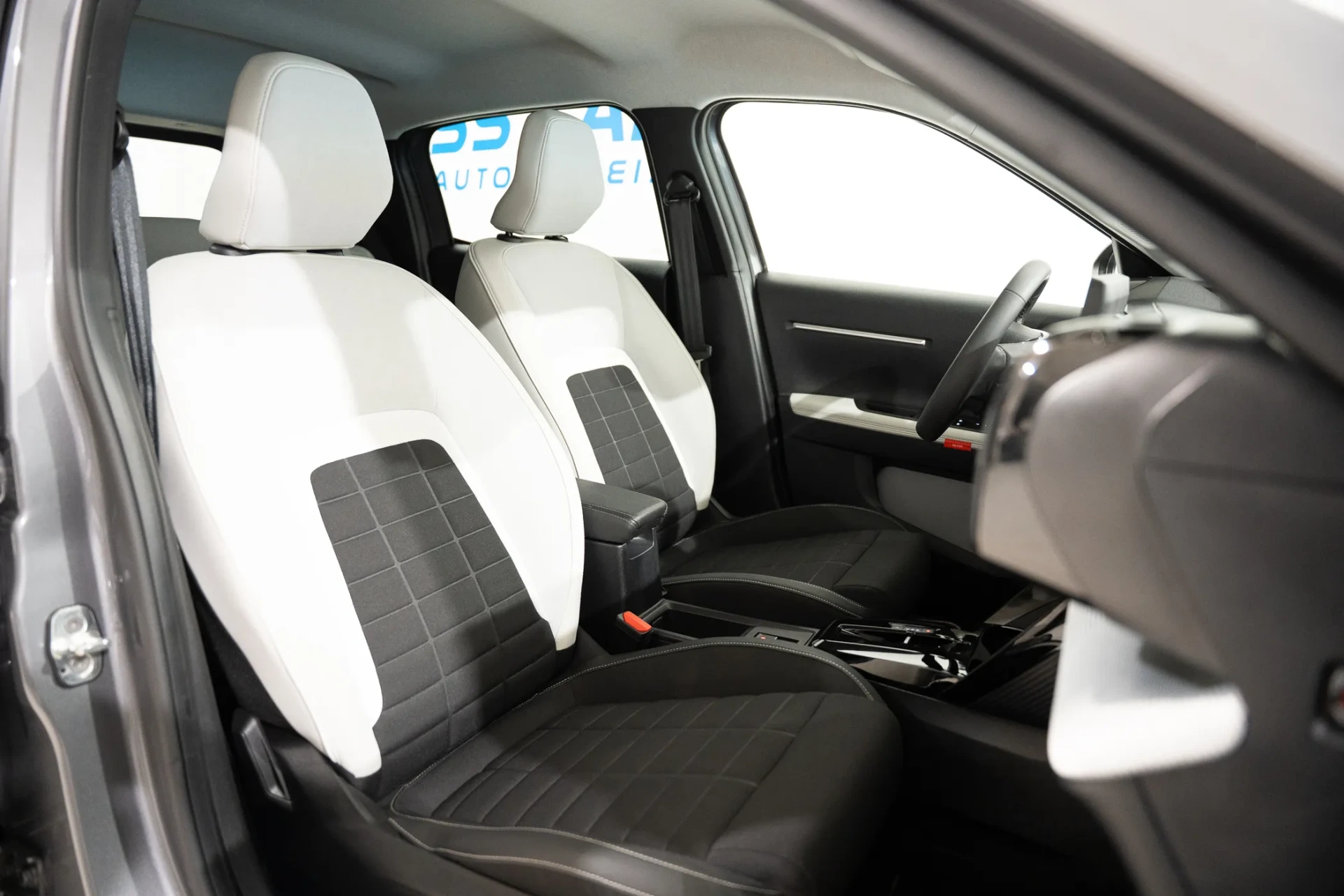 Citroen e-C3 44 kWh Autonomia Conforto Max 26