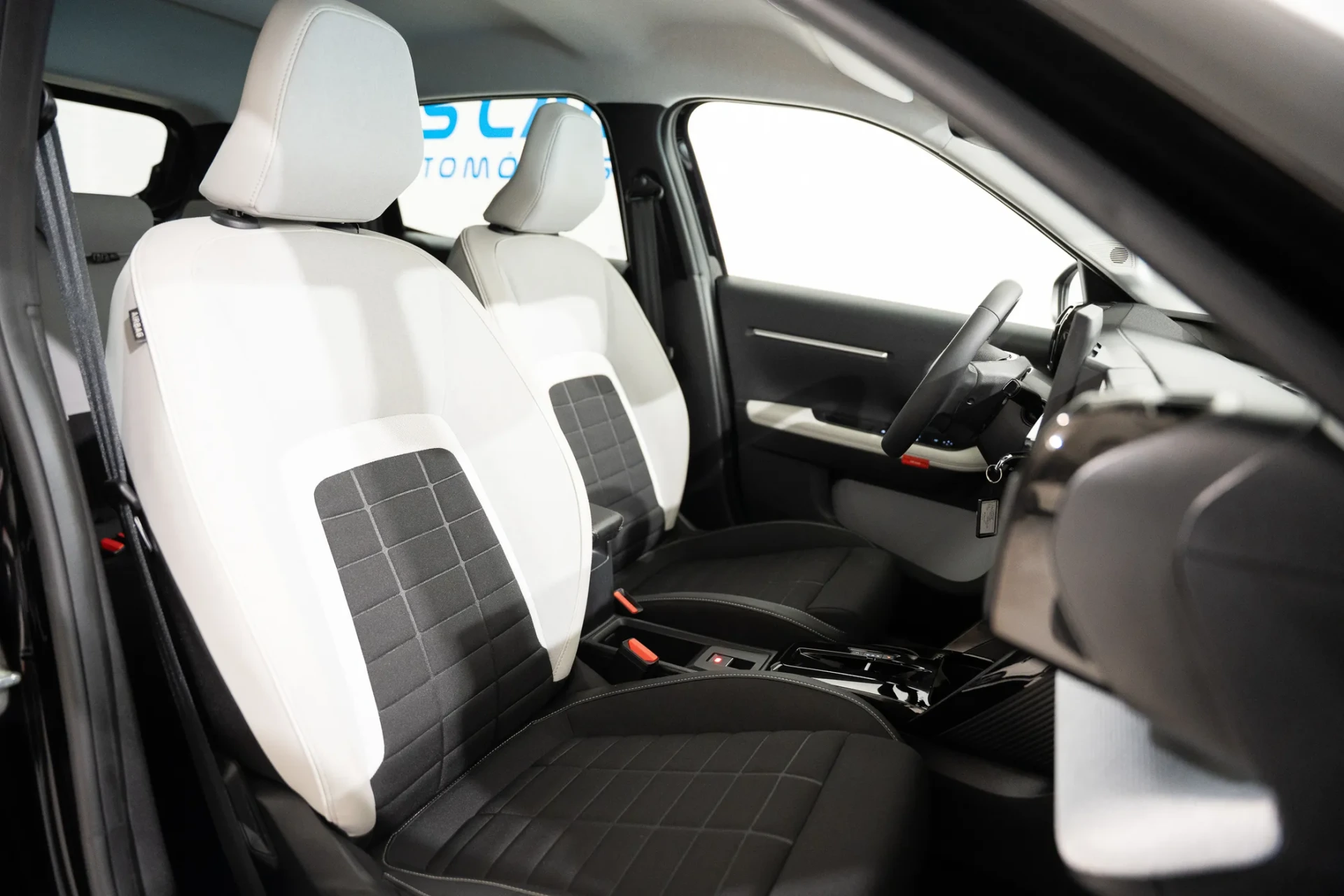 Citroen e-C3 44 kWh Autonomia Conforto Max 25