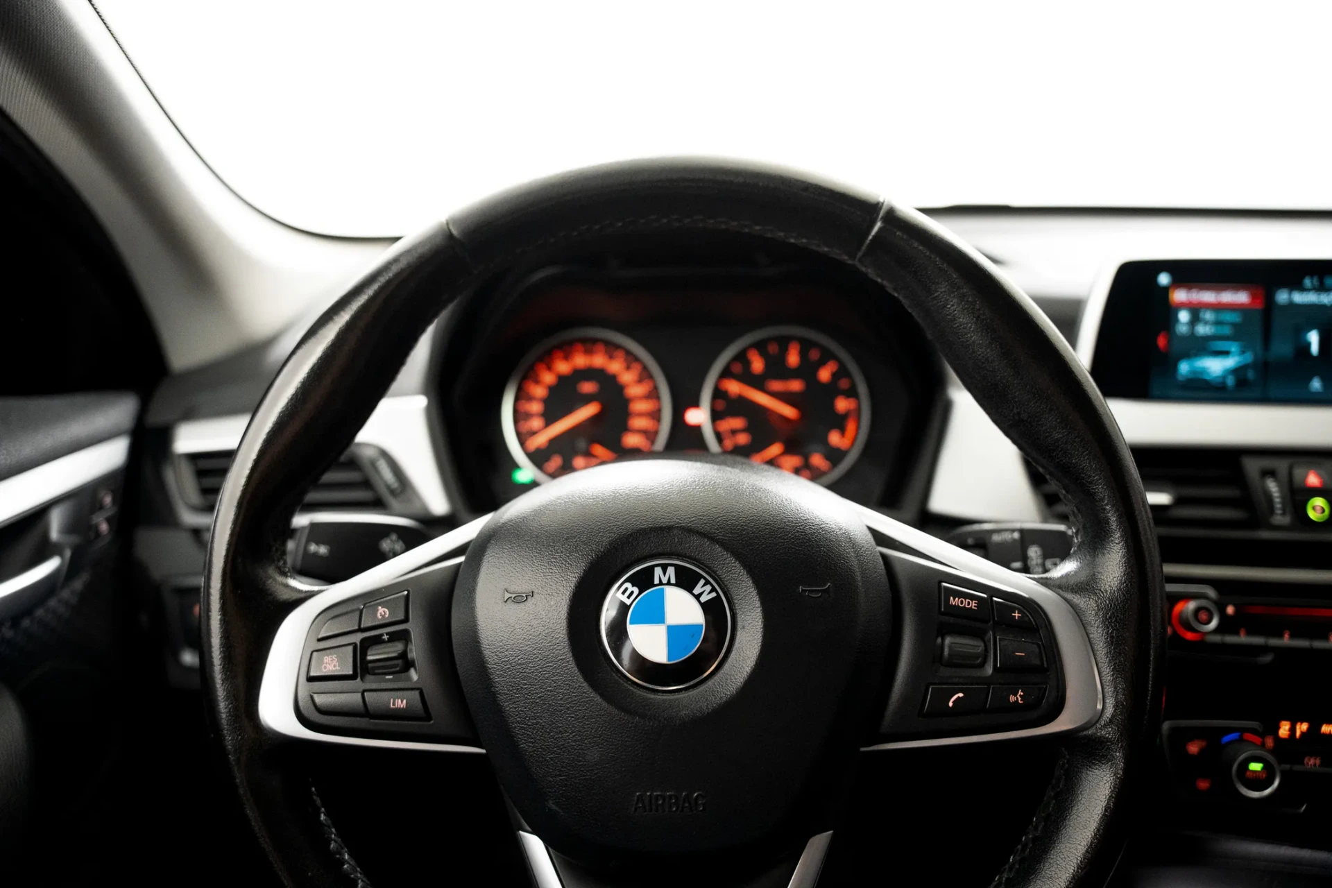 BMW X1 16 d sDrive Advantage 9