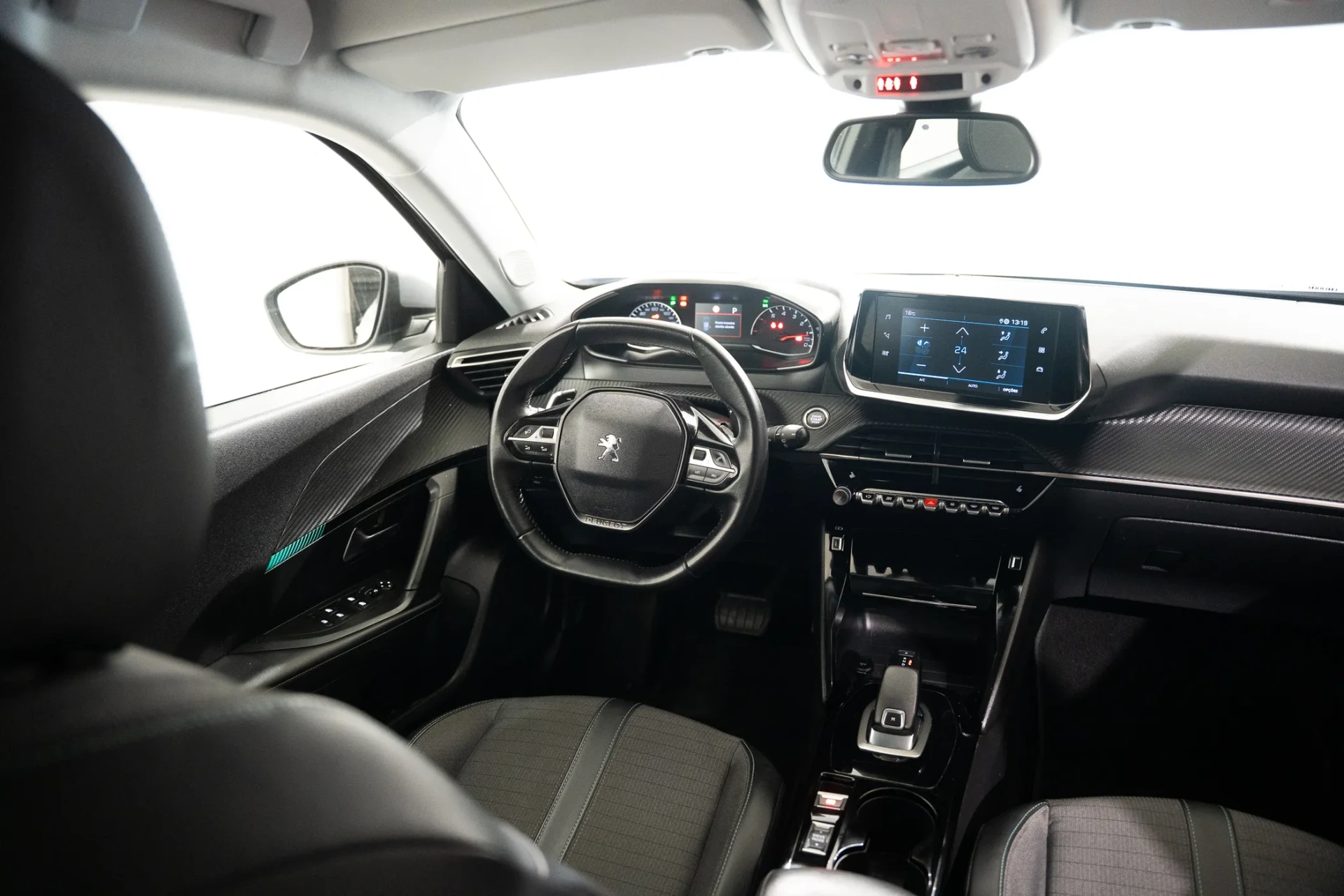 Peugeot 2008 1.5 BlueHDi Allure EAT8 3