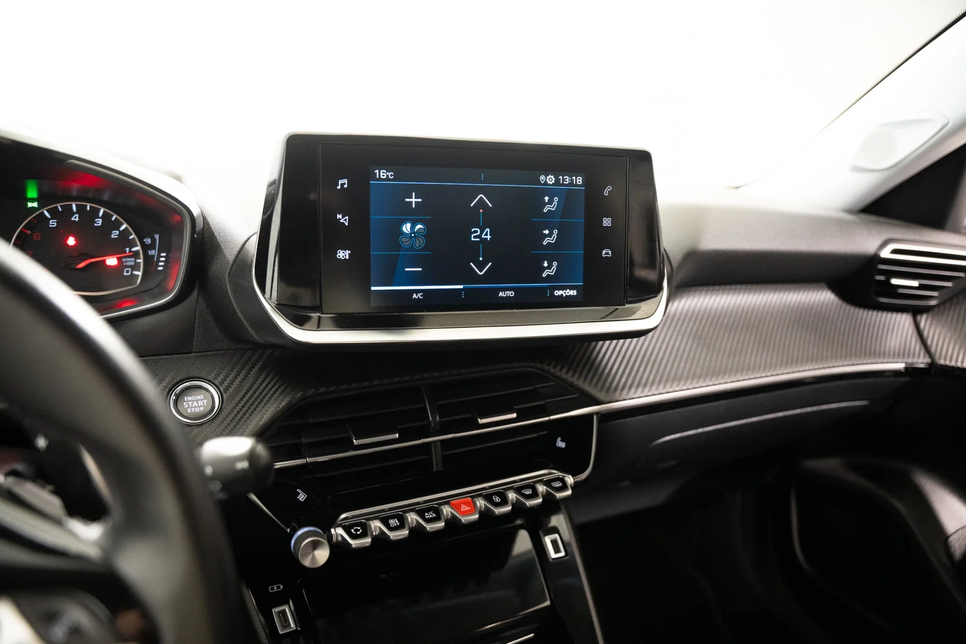 Peugeot 2008 1.5 BlueHDi Allure EAT8 4