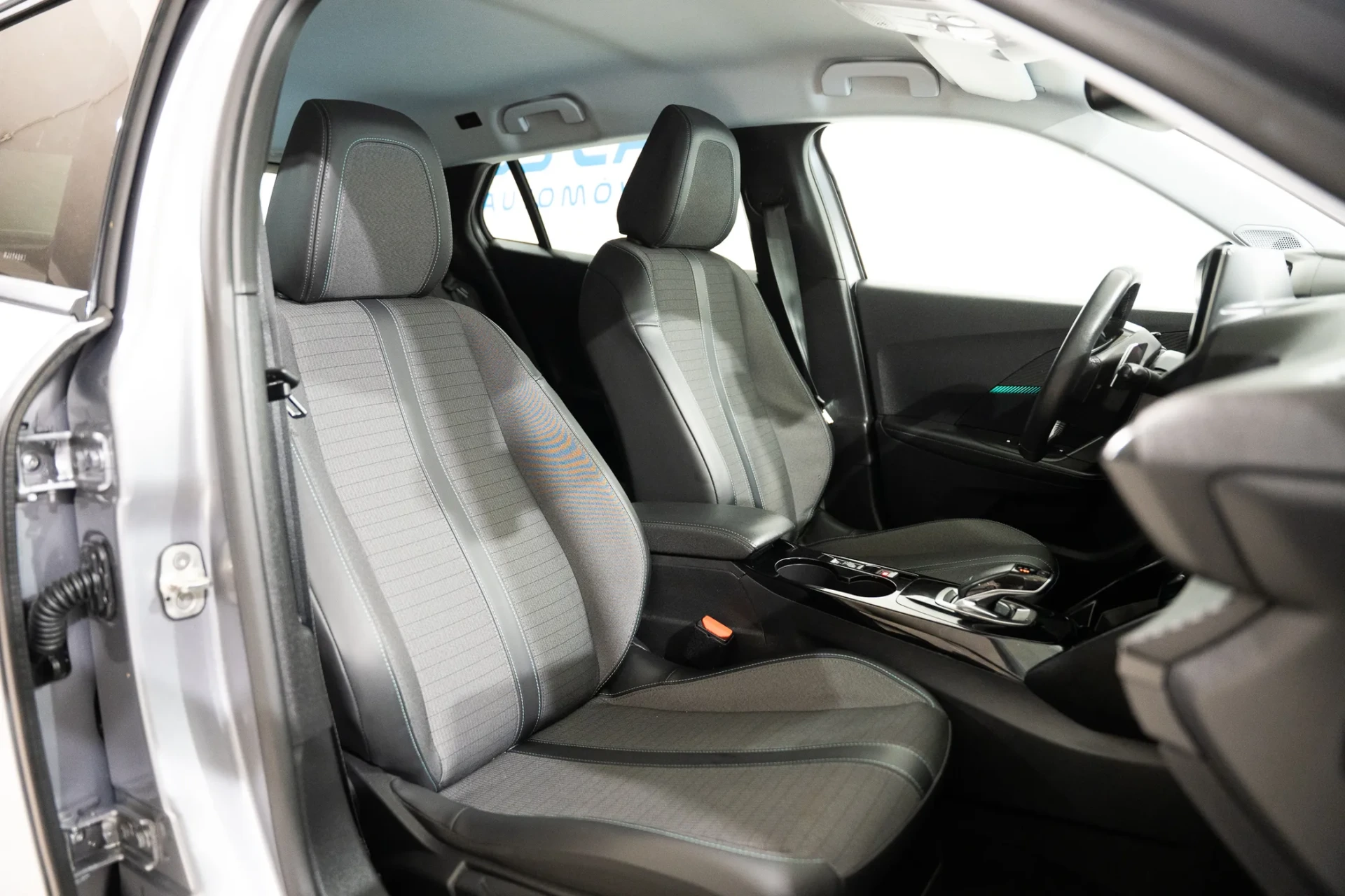 Peugeot 2008 1.5 BlueHDi Allure EAT8 15